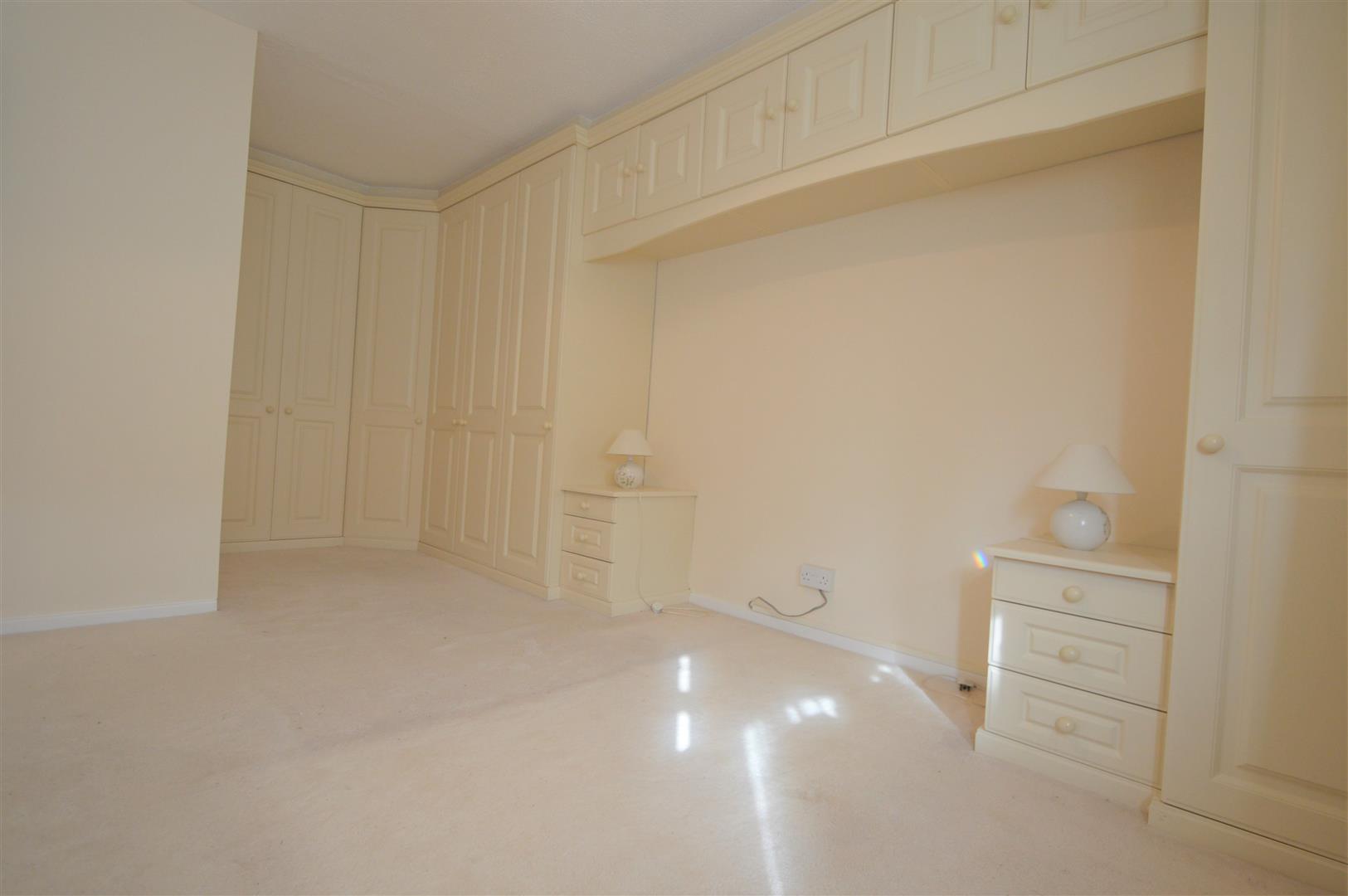 2 Coopers Lane, Cowbridge, CF71 7DX